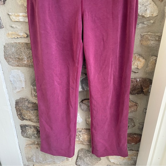 Lululemon Athletica Softstreme High-Rise Pant - Picture 6 of 13